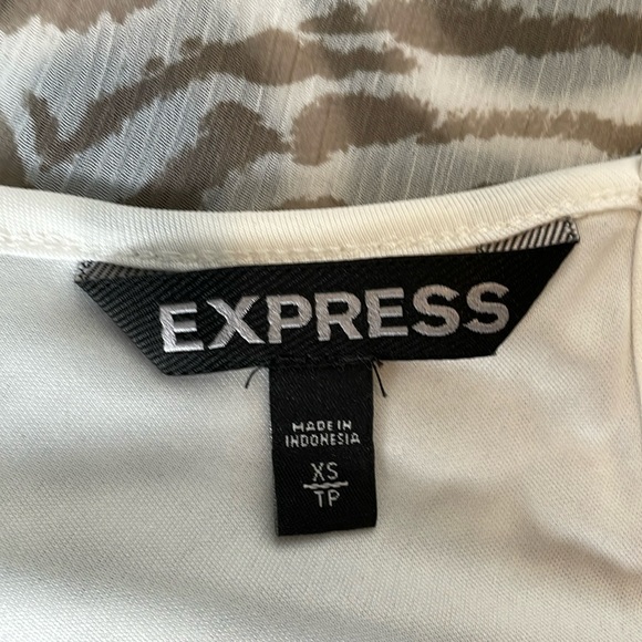 EXPRESS Women’s shear blouse tan/white - Picture 2 of 4